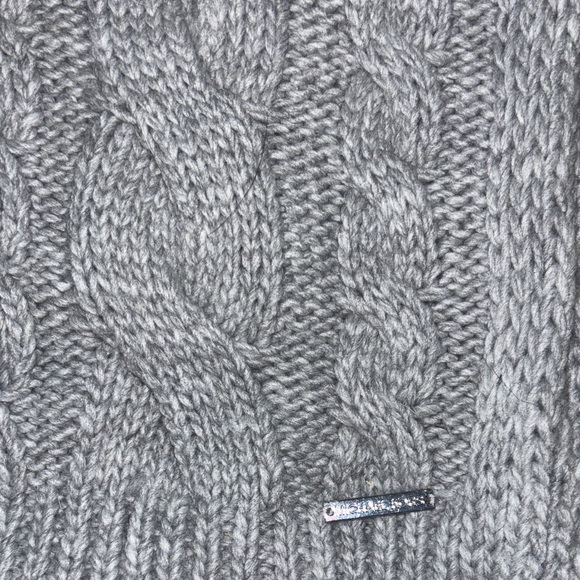 NWT &Box Michael Kors Gray Cable Knit Hat and Scarf Set - Picture 7 of 8